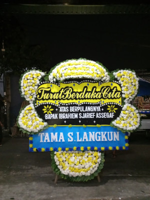 Papan Bunga Duka di Putat